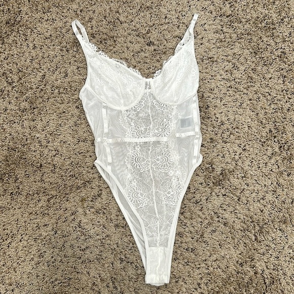 White lace mesh sexy thong bodysuit Sz Medium - Picture 1 of 3